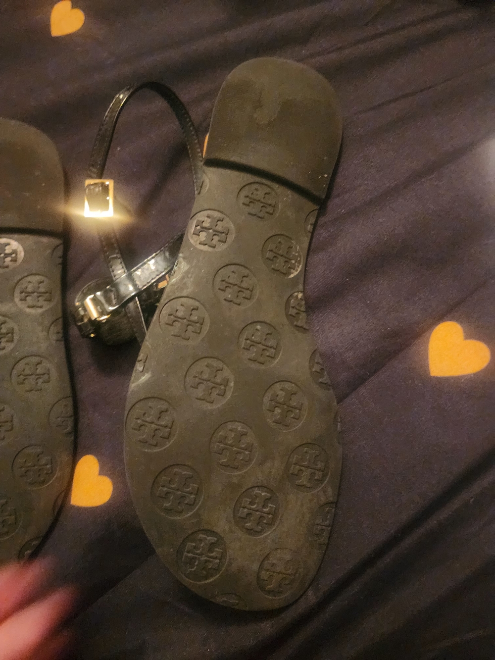 Tory Burch Black Leather Logo Thong Sandals with Gold Emblem - Picture 5 of 5